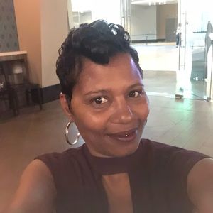 Meet your Posher, Monique